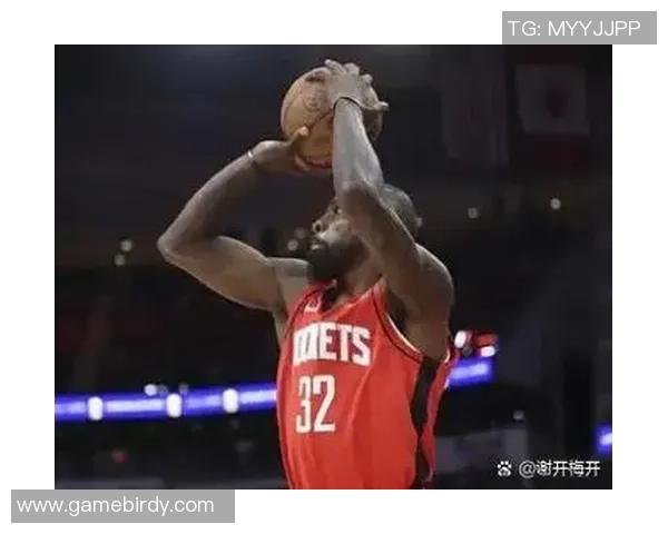 火箭队与掘金队激战四月六日NBA赛场精彩瞬间回顾